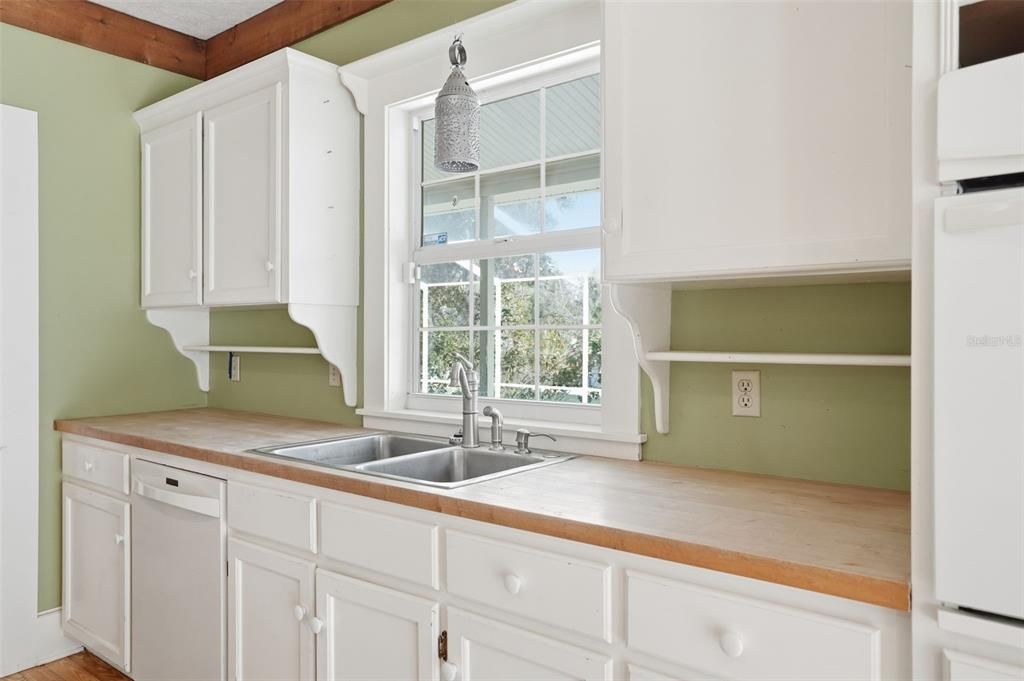 En Venta: $1,200,000 (4 camas, 2 baños, 3086 Pies cuadrados)