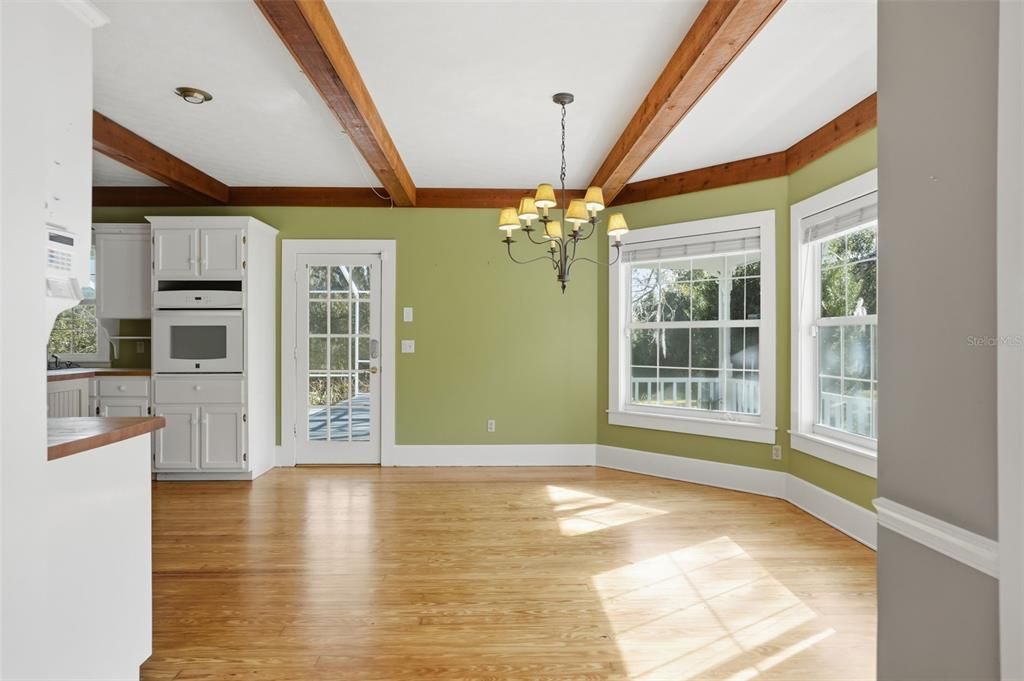 En Venta: $1,200,000 (4 camas, 2 baños, 3086 Pies cuadrados)