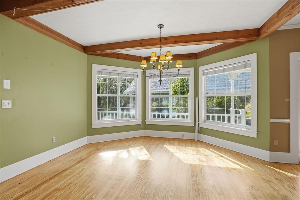 En Venta: $1,200,000 (4 camas, 2 baños, 3086 Pies cuadrados)