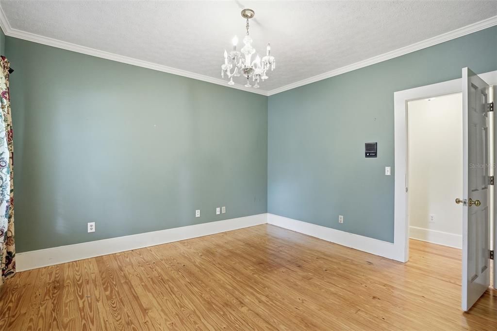 En Venta: $1,200,000 (4 camas, 2 baños, 3086 Pies cuadrados)