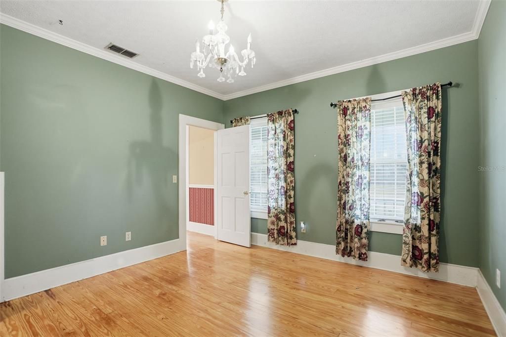 En Venta: $1,200,000 (4 camas, 2 baños, 3086 Pies cuadrados)