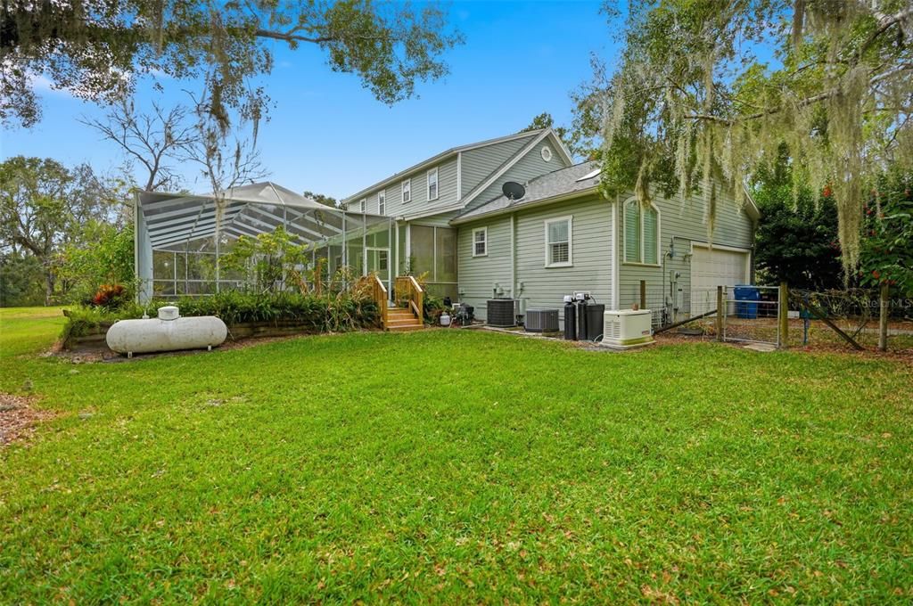 En Venta: $1,200,000 (4 camas, 2 baños, 3086 Pies cuadrados)