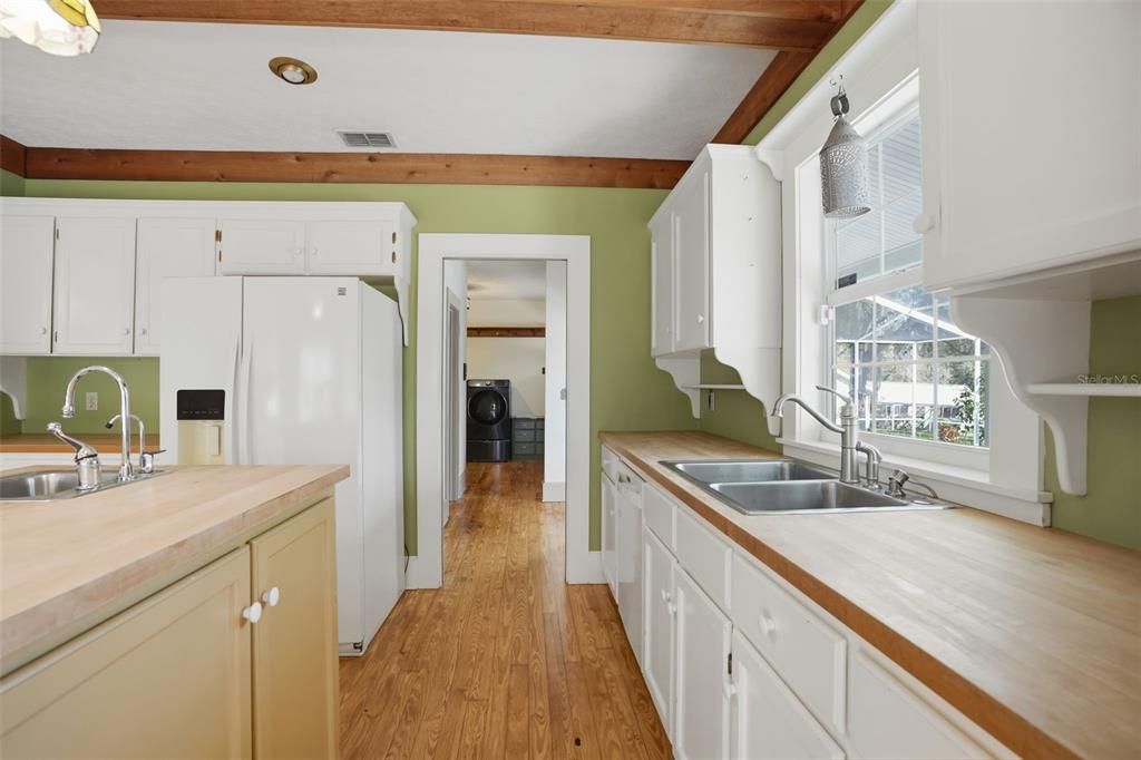 En Venta: $1,200,000 (4 camas, 2 baños, 3086 Pies cuadrados)