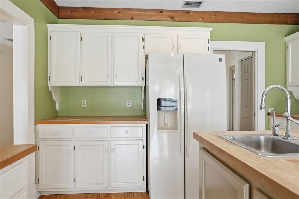 En Venta: $1,200,000 (4 camas, 2 baños, 3086 Pies cuadrados)