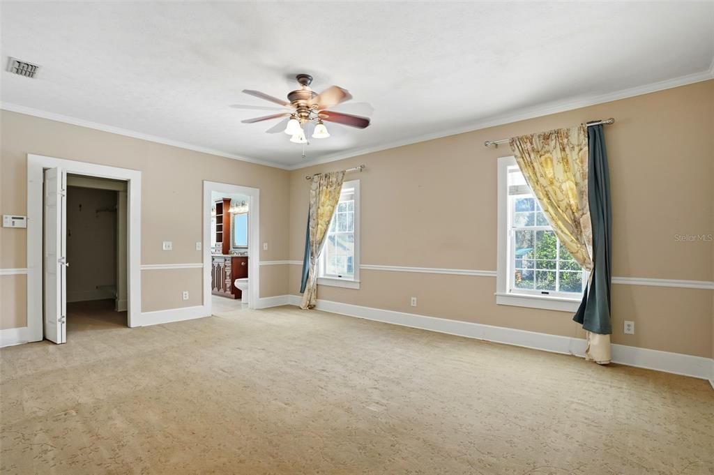 En Venta: $1,200,000 (4 camas, 2 baños, 3086 Pies cuadrados)