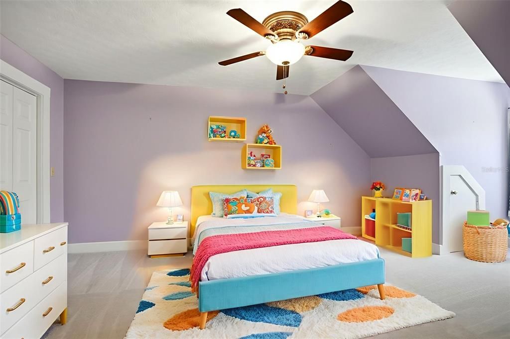 En Venta: $1,200,000 (4 camas, 2 baños, 3086 Pies cuadrados)