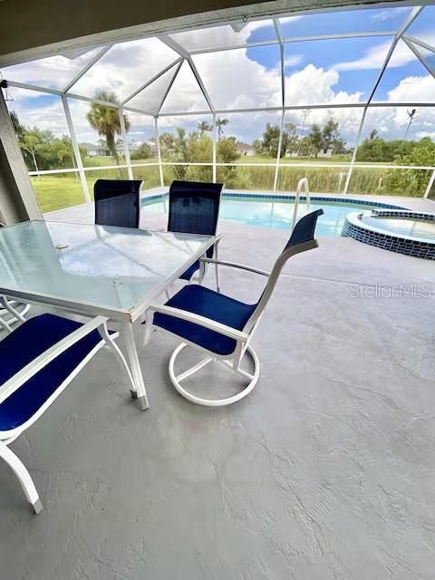 En Venta: $495,000 (4 camas, 2 baños, 2000 Pies cuadrados)