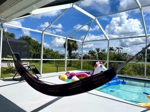 En Venta: $495,000 (4 camas, 2 baños, 2000 Pies cuadrados)