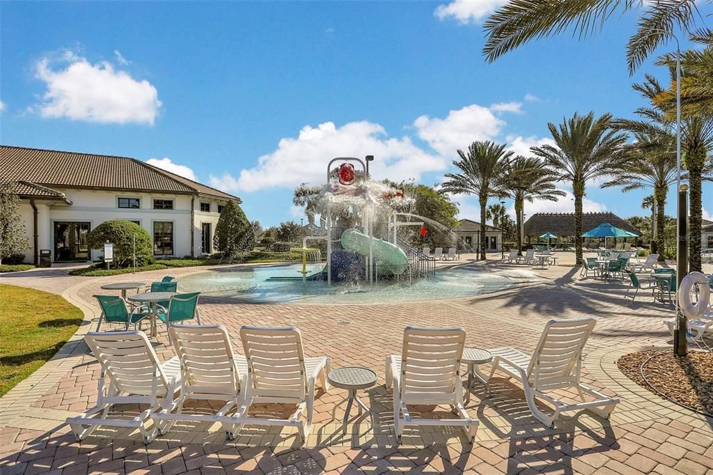 待售: $798,000 (8 贝兹, 5 浴室, 4370 平方英尺)