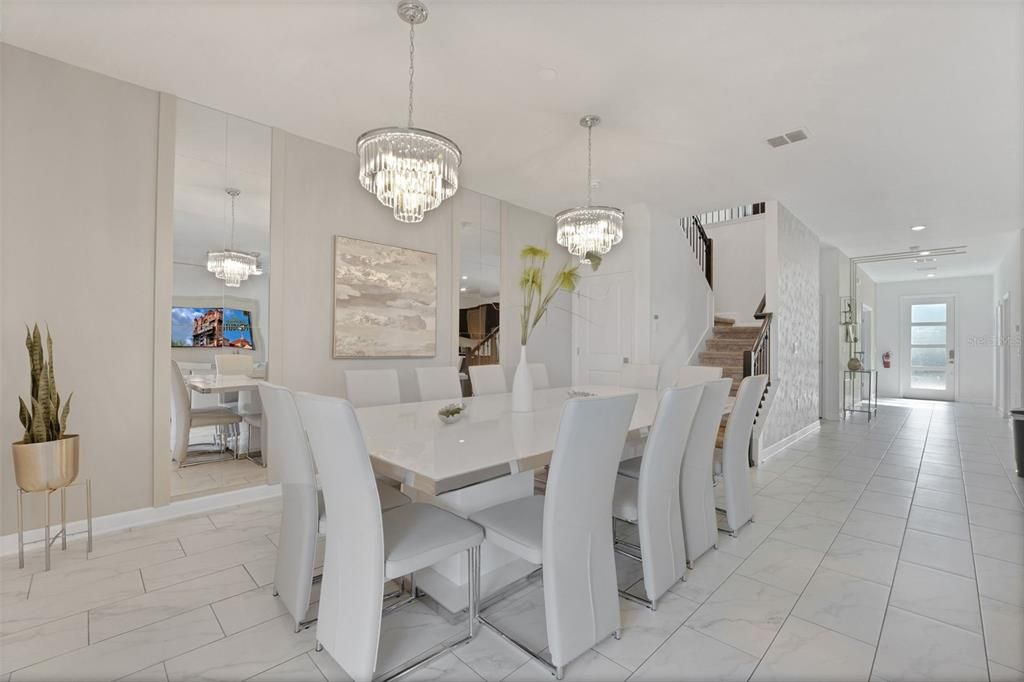 待售: $798,000 (8 贝兹, 5 浴室, 4370 平方英尺)