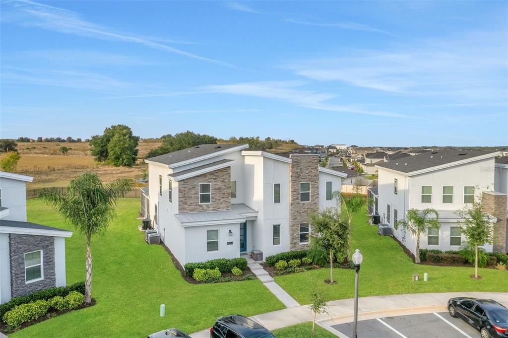 待售: $798,000 (8 贝兹, 5 浴室, 4370 平方英尺)