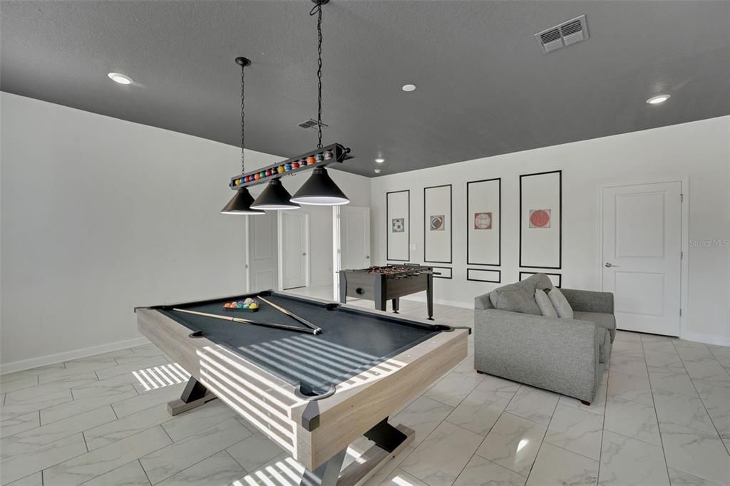 待售: $798,000 (8 贝兹, 5 浴室, 4370 平方英尺)