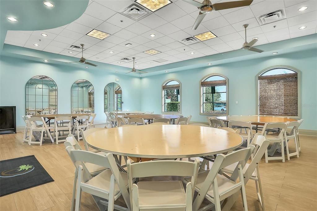 待售: $798,000 (8 贝兹, 5 浴室, 4370 平方英尺)