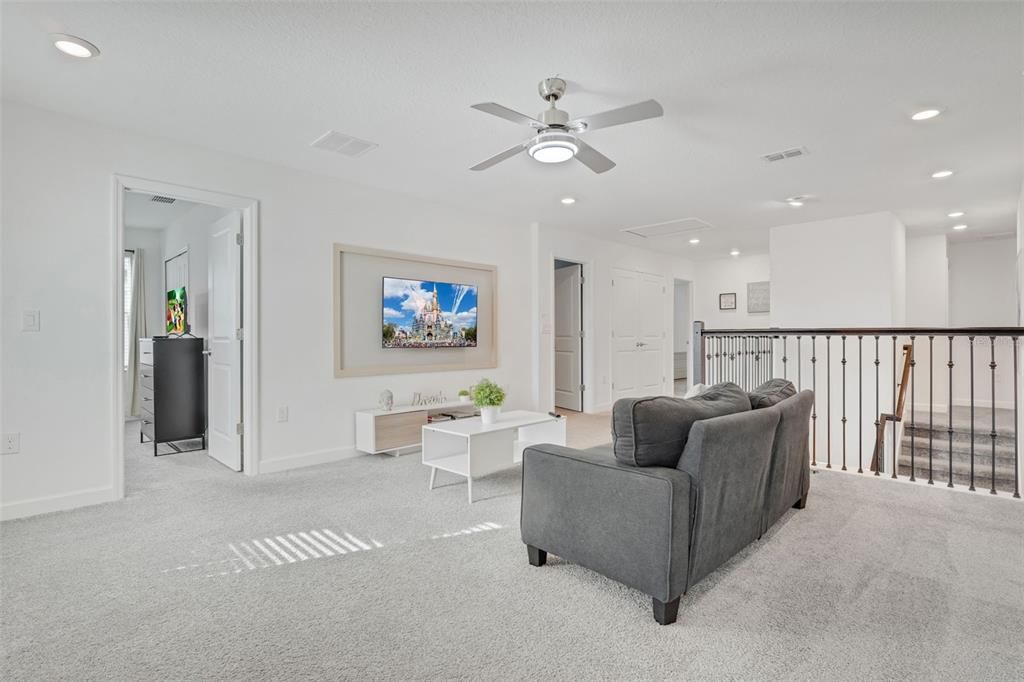 待售: $798,000 (8 贝兹, 5 浴室, 4370 平方英尺)