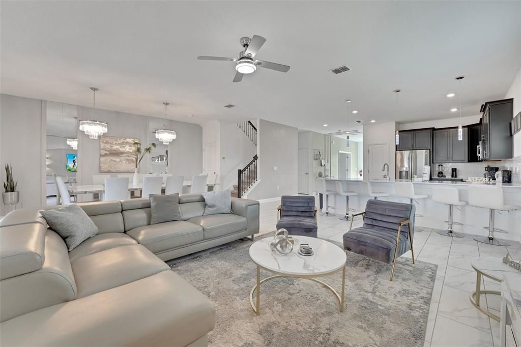 待售: $798,000 (8 贝兹, 5 浴室, 4370 平方英尺)