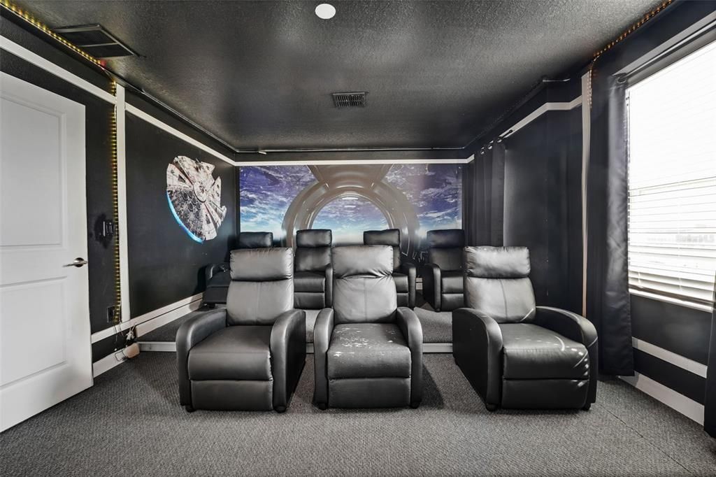 待售: $798,000 (8 贝兹, 5 浴室, 4370 平方英尺)