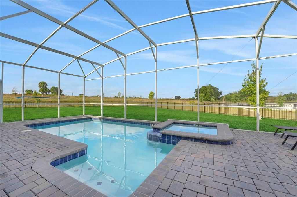 待售: $798,000 (8 贝兹, 5 浴室, 4370 平方英尺)