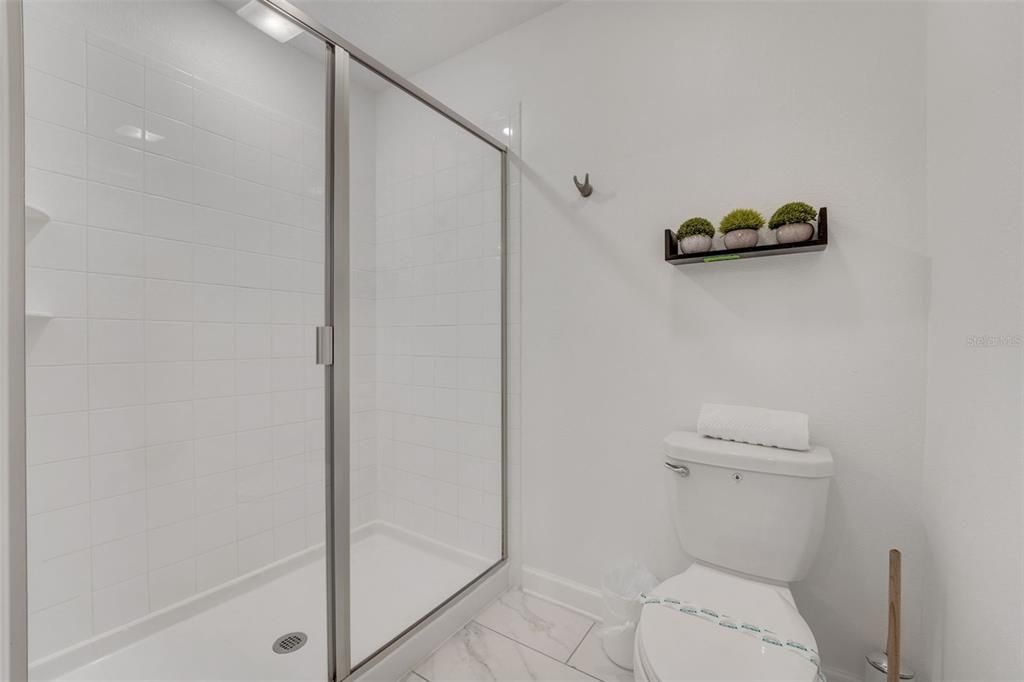 待售: $798,000 (8 贝兹, 5 浴室, 4370 平方英尺)