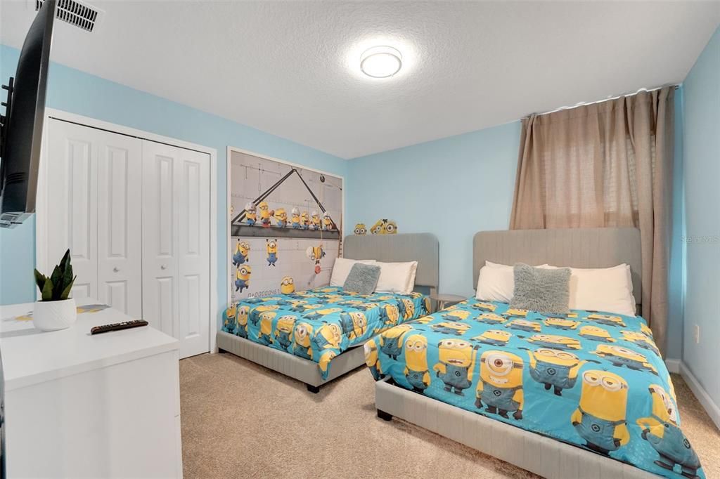 待售: $798,000 (8 贝兹, 5 浴室, 4370 平方英尺)