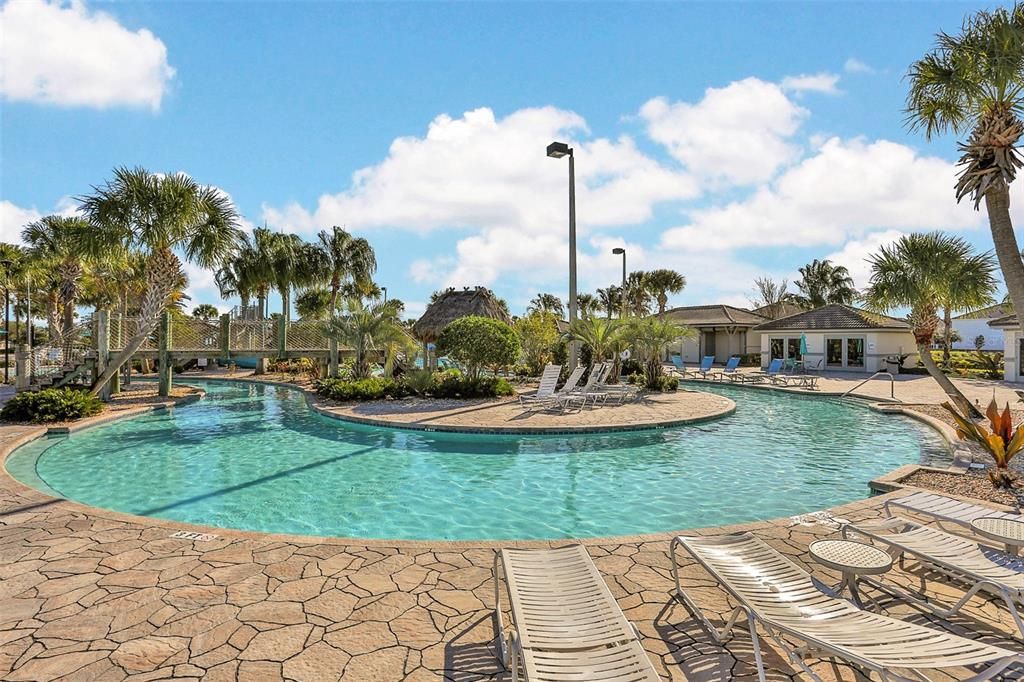 待售: $798,000 (8 贝兹, 5 浴室, 4370 平方英尺)