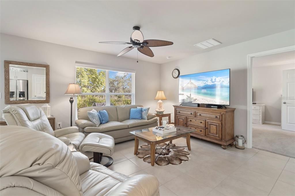 En Venta: $324,900 (4 camas, 2 baños, 1499 Pies cuadrados)