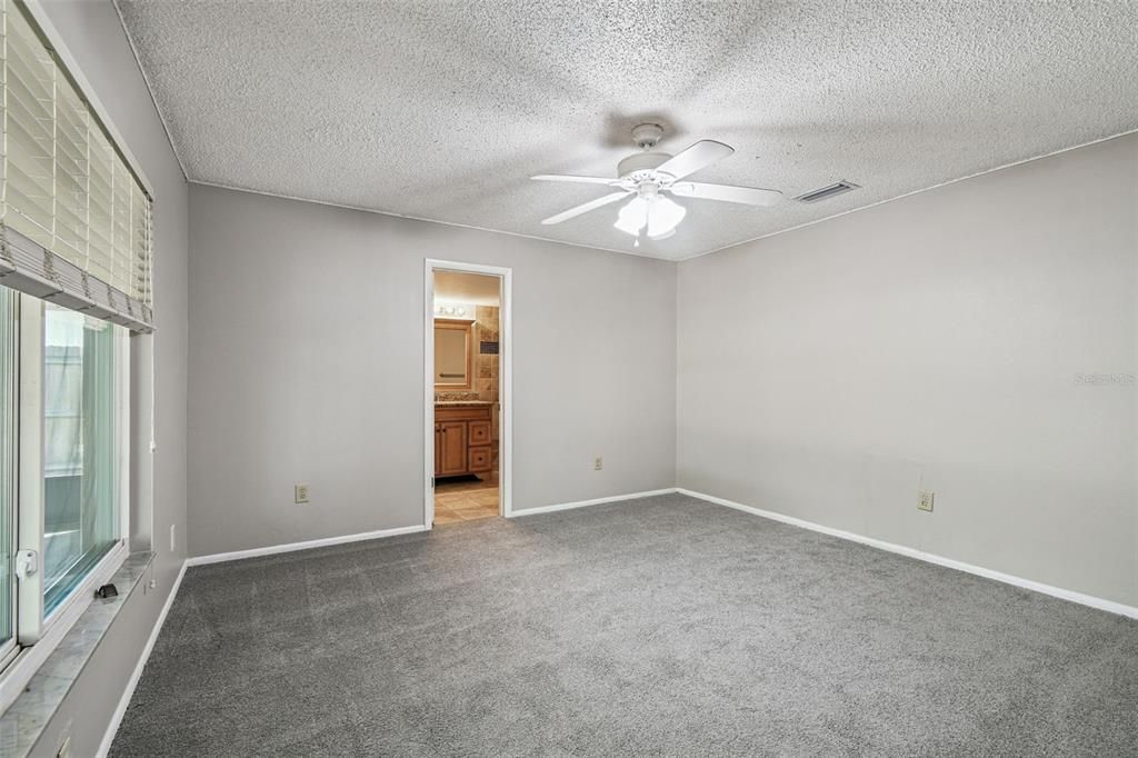 For Sale: $359,900 (4 beds, 2 baths, 1461 Square Feet)