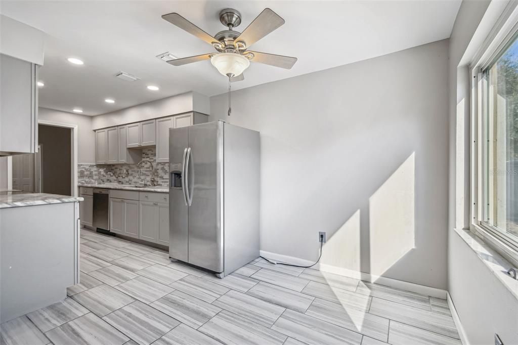 For Sale: $359,900 (4 beds, 2 baths, 1461 Square Feet)