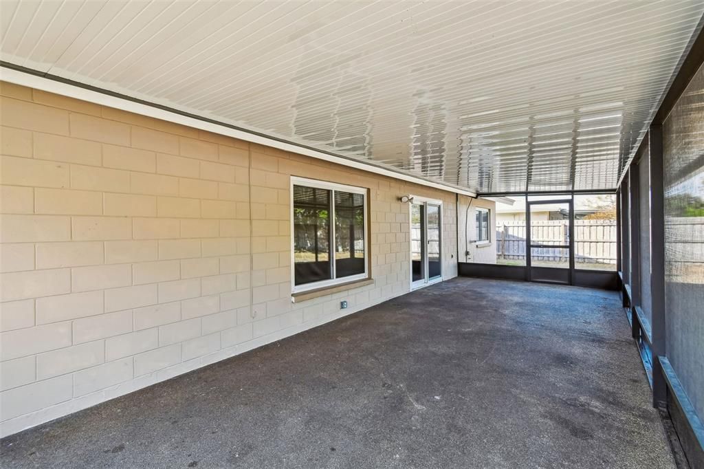 For Sale: $359,900 (4 beds, 2 baths, 1461 Square Feet)