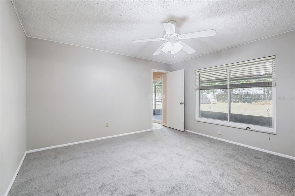 For Sale: $359,900 (4 beds, 2 baths, 1461 Square Feet)