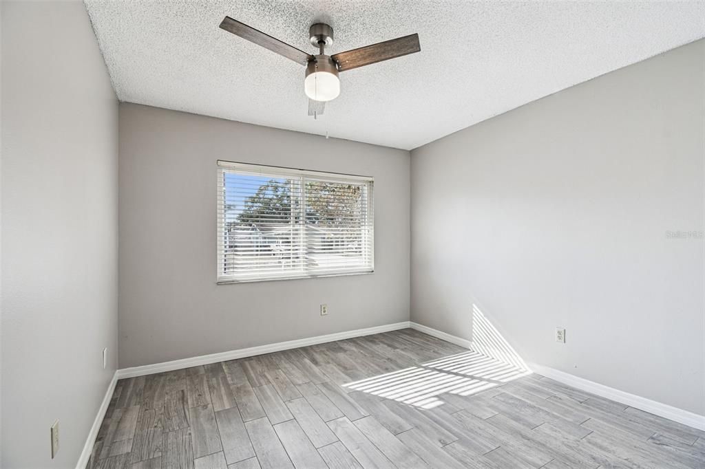 For Sale: $359,900 (4 beds, 2 baths, 1461 Square Feet)