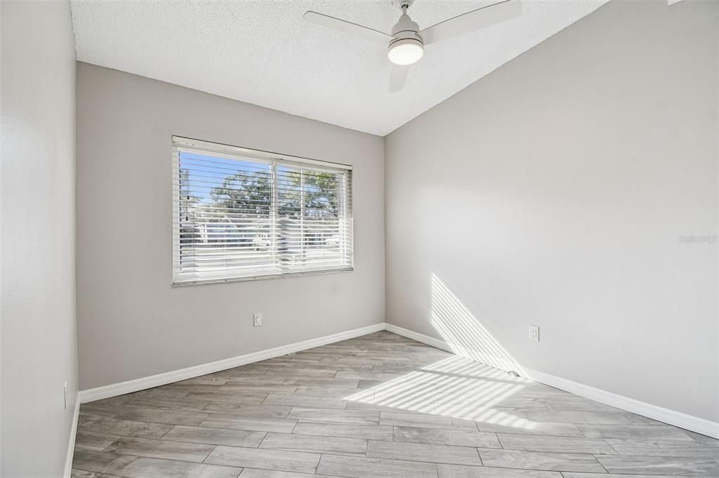 For Sale: $359,900 (4 beds, 2 baths, 1461 Square Feet)