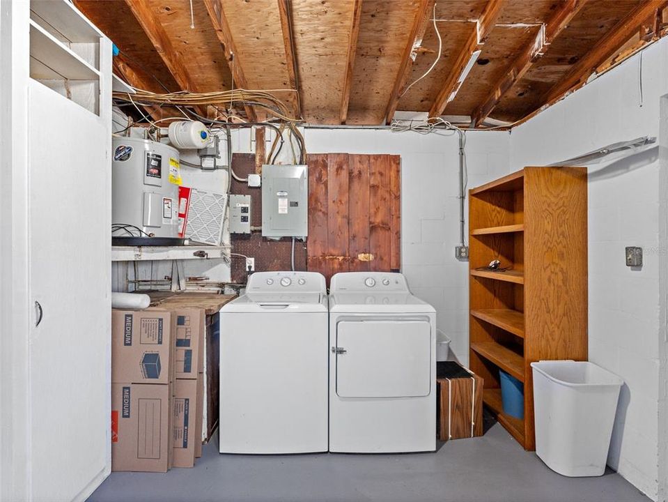 For Rent: $1,800 (2 beds, 1 baths, 864 Square Feet)