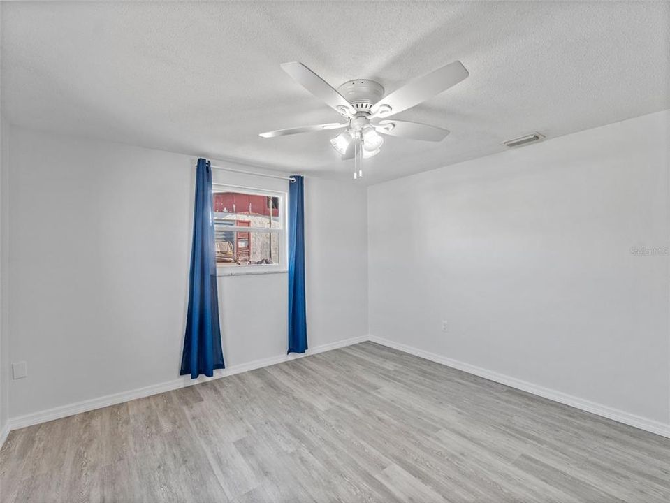 For Rent: $1,800 (2 beds, 1 baths, 864 Square Feet)