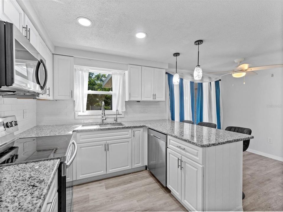 For Rent: $1,800 (2 beds, 1 baths, 864 Square Feet)