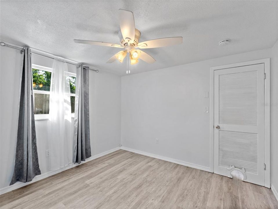 For Rent: $1,800 (2 beds, 1 baths, 864 Square Feet)