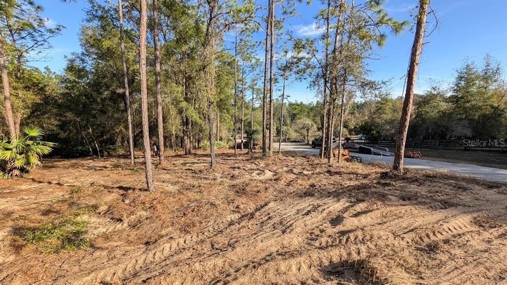 待售: $72,800 (1.05 acres)