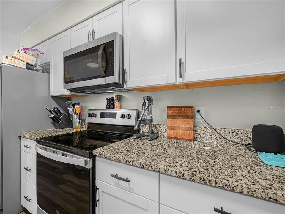 На продажу: $295,000 (3 спален, 2 ванн, 2028 Квадратных фут)