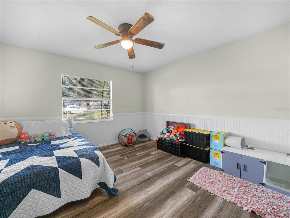 На продажу: $295,000 (3 спален, 2 ванн, 2028 Квадратных фут)