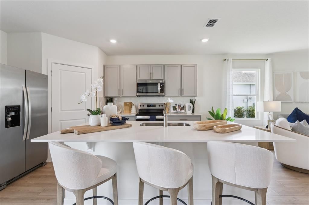 En Venta: $501,990 (5 camas, 3 baños, 2663 Pies cuadrados)