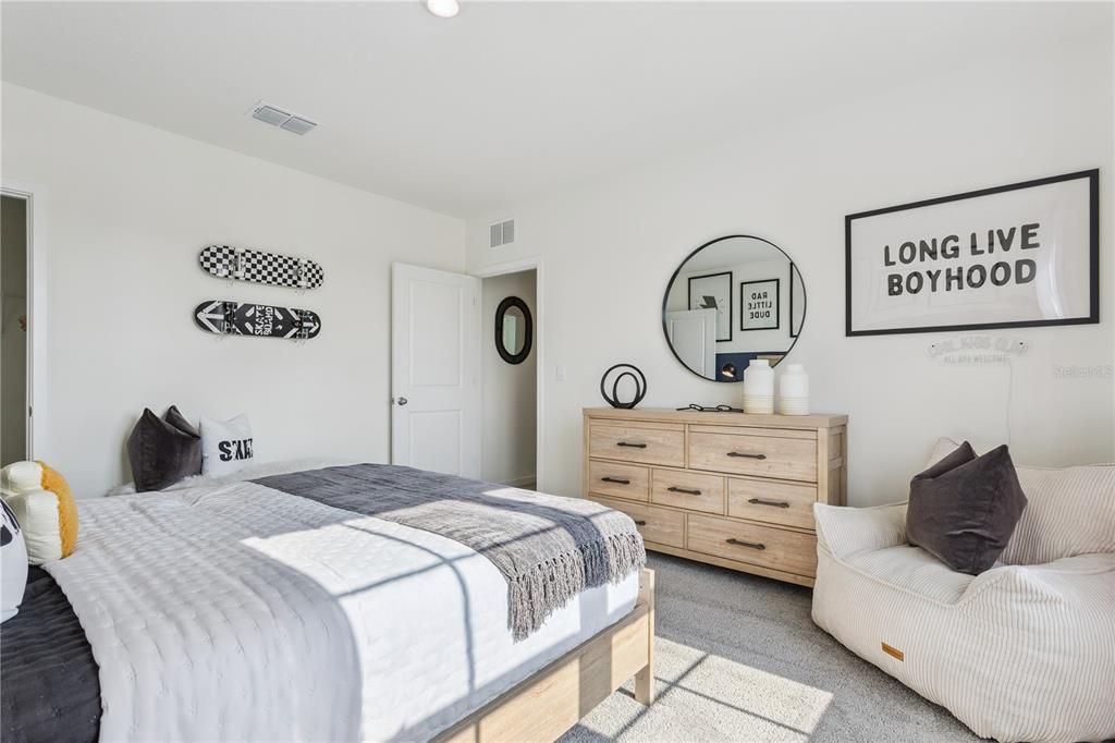 En Venta: $501,990 (5 camas, 3 baños, 2663 Pies cuadrados)