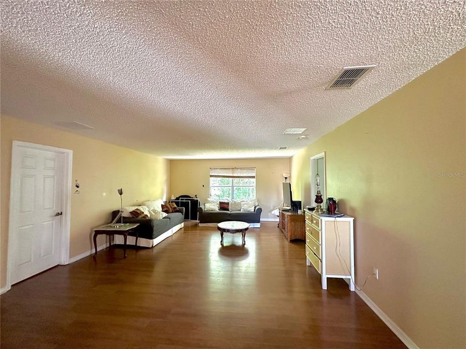 For Sale: $780,000 (5 beds, 4 baths, 3512 Square Feet)