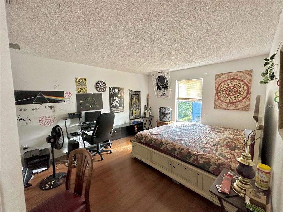 For Sale: $780,000 (5 beds, 4 baths, 3512 Square Feet)