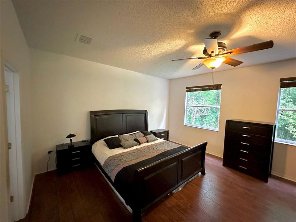 For Sale: $780,000 (5 beds, 4 baths, 3512 Square Feet)