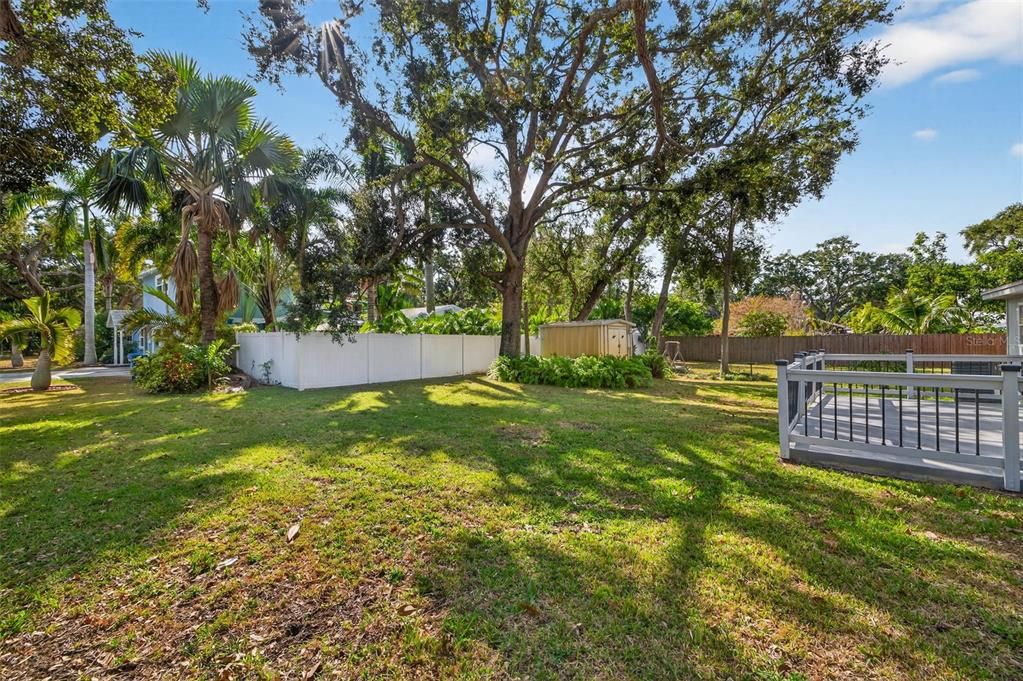 На продажу: $375,000 (2 спален, 2 ванн, 1100 Квадратных фут)