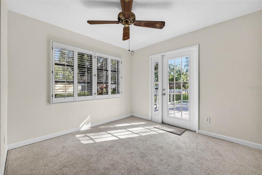 На продажу: $375,000 (2 спален, 2 ванн, 1100 Квадратных фут)