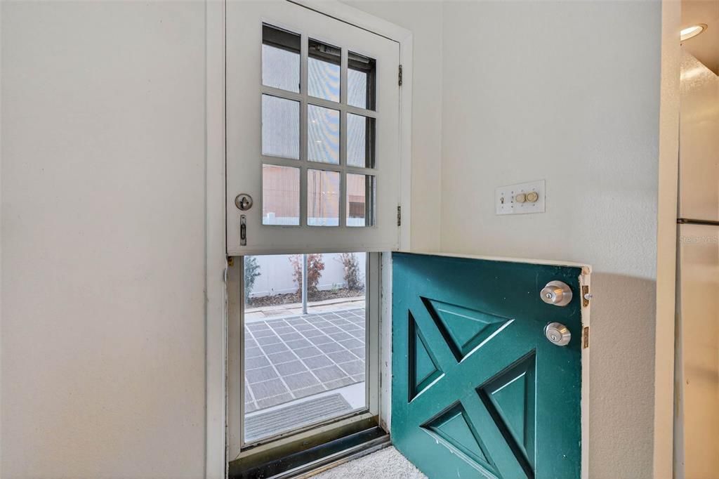 На продажу: $375,000 (2 спален, 2 ванн, 1100 Квадратных фут)