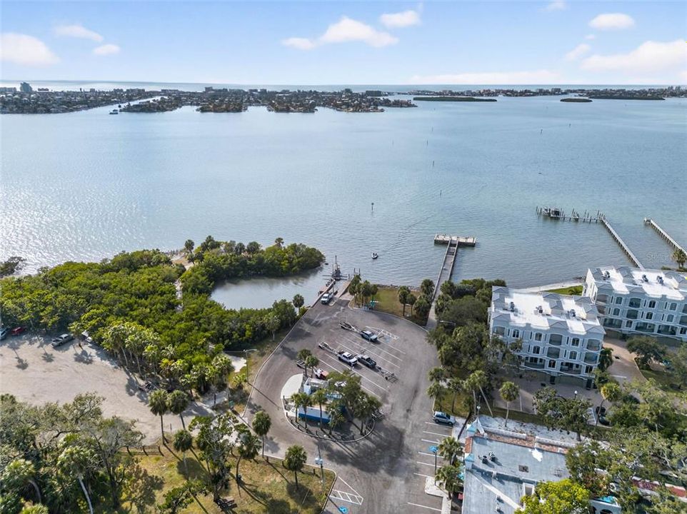 На продажу: $375,000 (2 спален, 2 ванн, 1100 Квадратных фут)