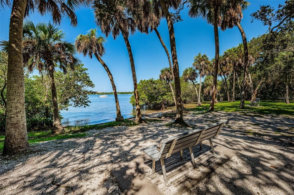 На продажу: $375,000 (2 спален, 2 ванн, 1100 Квадратных фут)