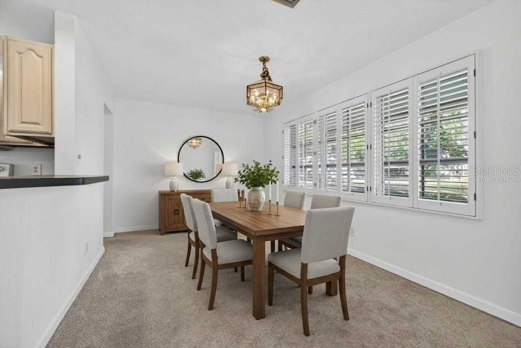 На продажу: $375,000 (2 спален, 2 ванн, 1100 Квадратных фут)