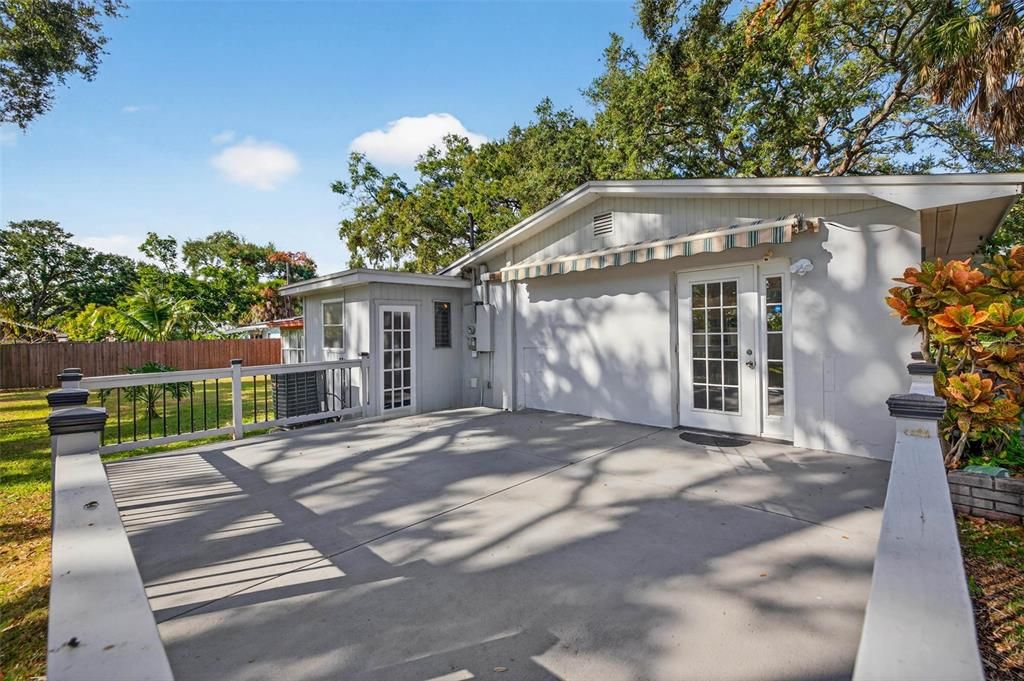 На продажу: $375,000 (2 спален, 2 ванн, 1100 Квадратных фут)